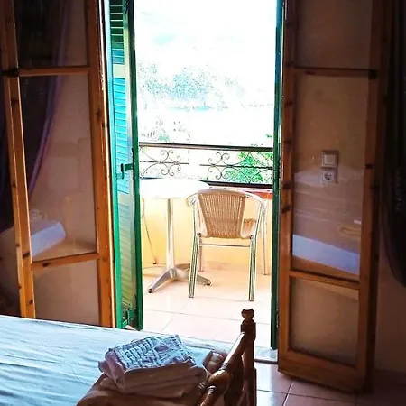 Vassilis Paleokastritsa